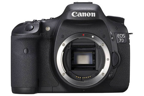 Hot Deal Today Only: Canon 7D $200 off + free items!