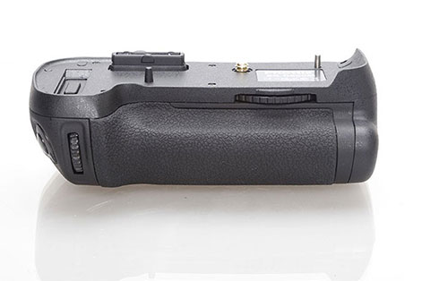 Affordable 3rd Party Magnesium-Build Nikon D800 Battery Grip Now Available