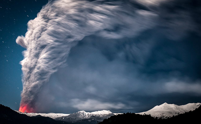 Francisco-Negroni-volcano-weather-lightning-fire-chile-4
