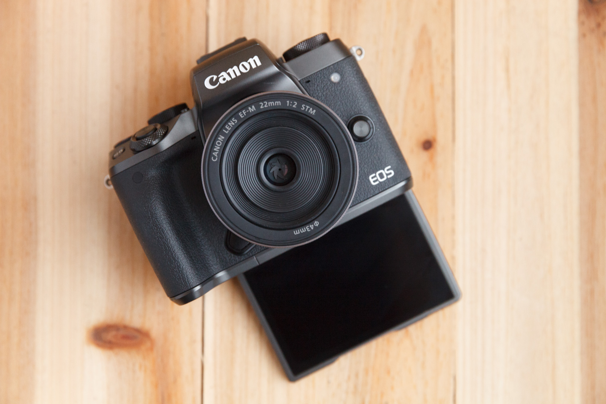 Canon M5 Review | Canon’s First Real Mirrorless Contender