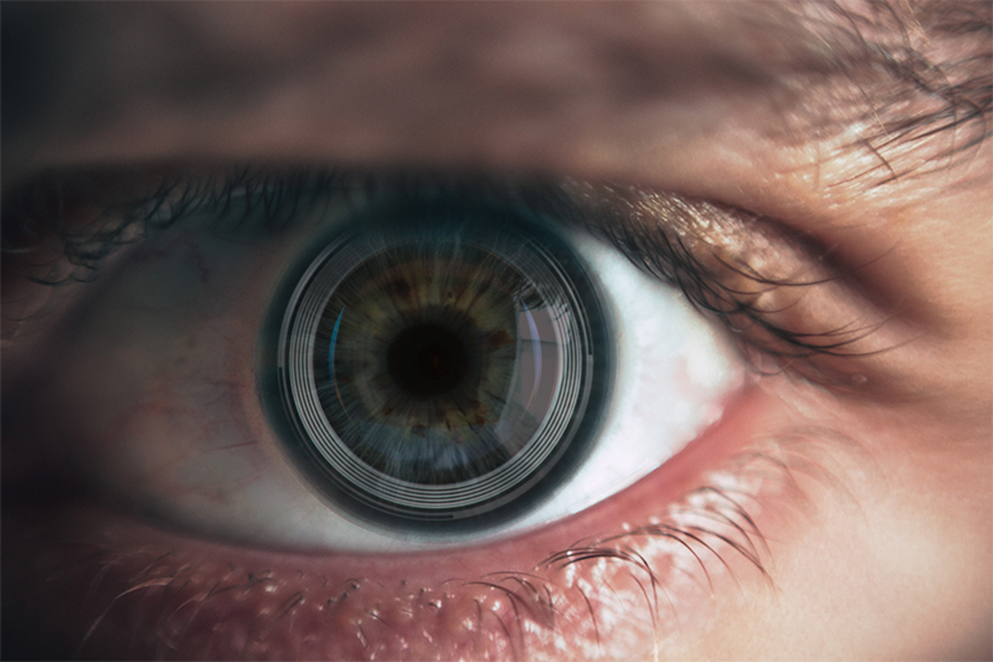 Scientists Create Contact Lenses That Zoom Reacting To ...