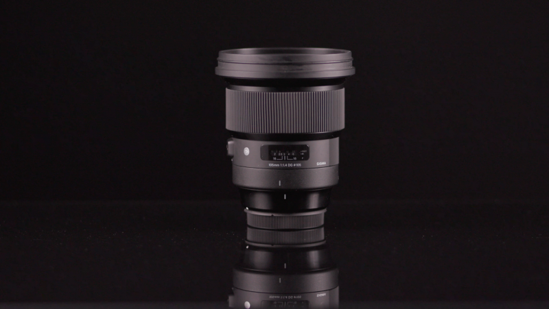 The Sigma Art 105mm f/1.4 has the same beautiful build quality that comes with their Art Lenses. 