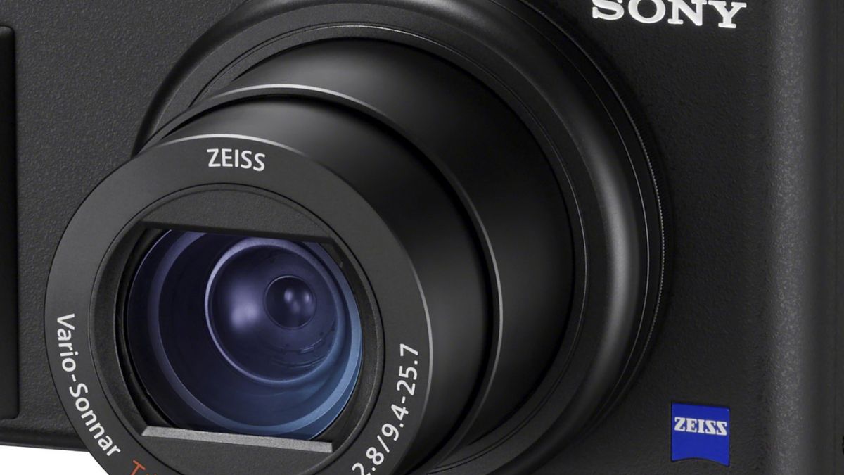 02 ZV 1 ZEISS lens