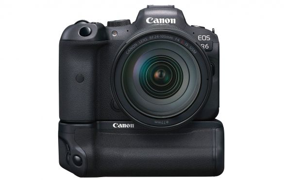 Canon EOS R6 full frame mirrorless camera ergonomics battery grip