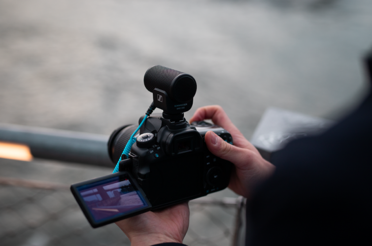 Sennheiser MKE 200 | An Ultracompact Mic for Your Phone or Camera