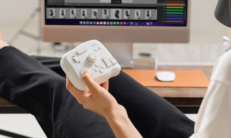 Tourbox wireless editing controller for photographers